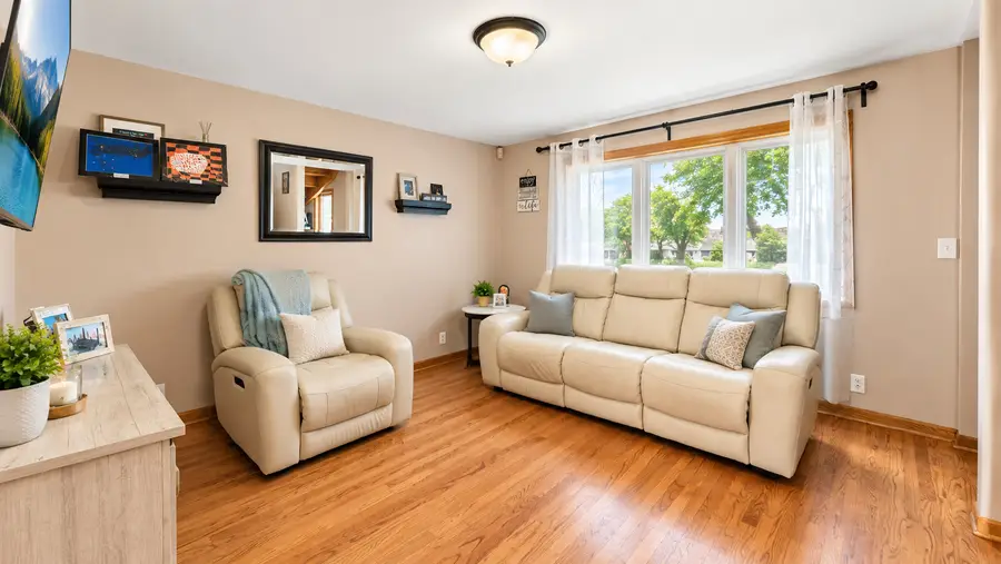 3610 S Emerald Avenue, Chicago, IL 60609 - #2