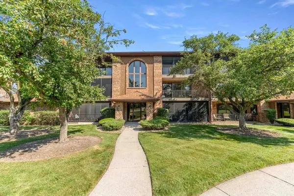 8804 W 140th Street #2C, Orland Park, IL 60462