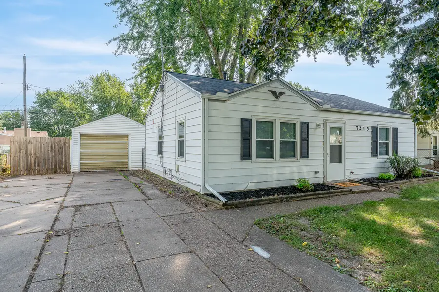 7215 Volquardsen Avenue, Davenport, IA 52806 - #2