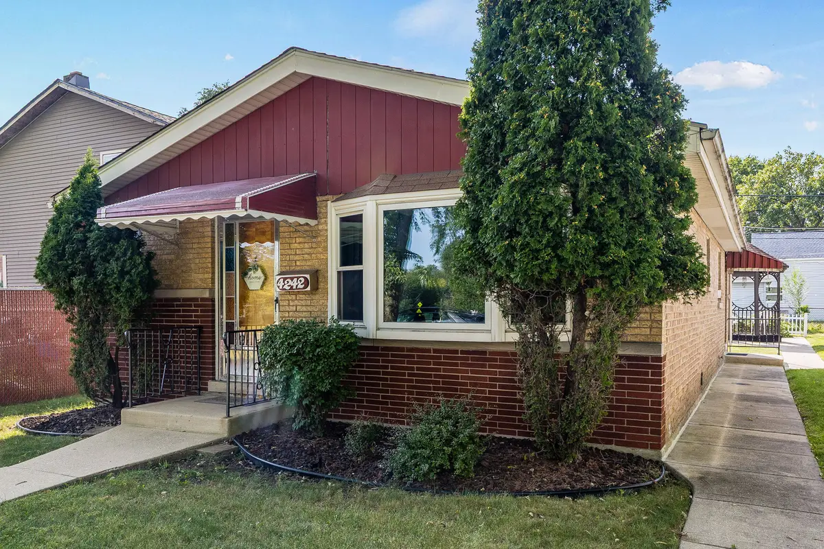 4242 Fishermans Terrace, Lyons, IL 60534 - #1