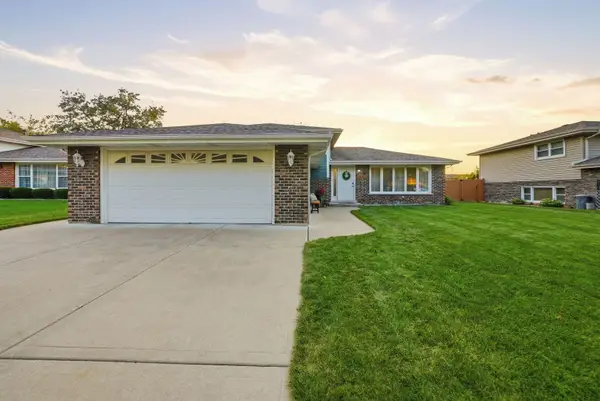10548 S Tod Drive, Palos Hills, IL 60465