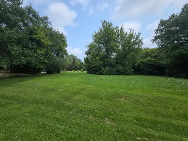 517 Atlantic Drive Ne, Poplar Grove, IL 61065