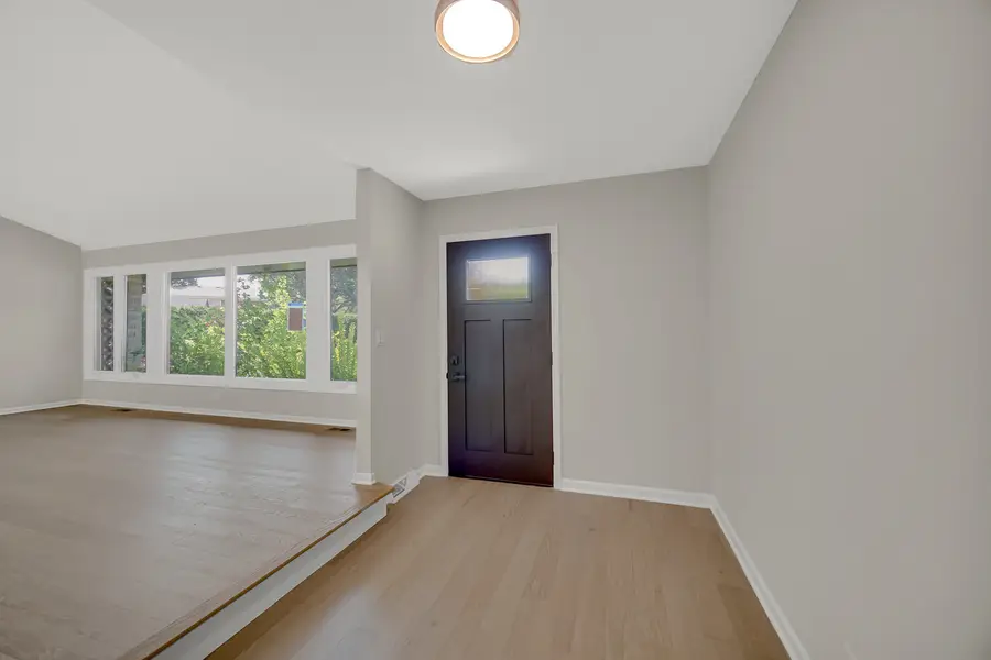 1831 N Rolling Lane, Arlington Heights, IL 60004 - #2