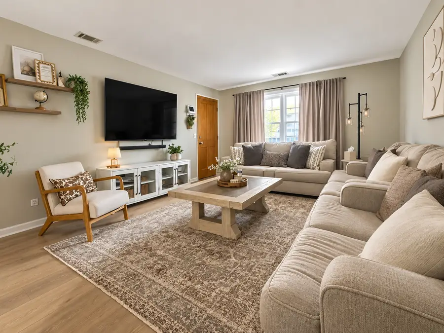 6743 W Irving Park Road #202, Chicago, IL 60634 - #2