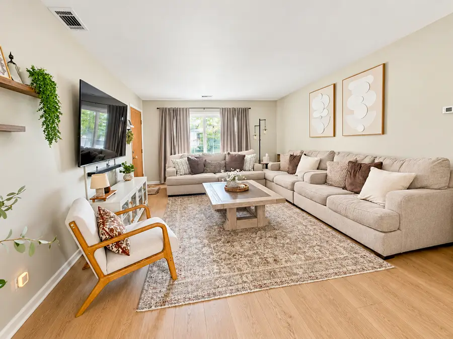 6743 W Irving Park Road #202, Chicago, IL 60634 - #3