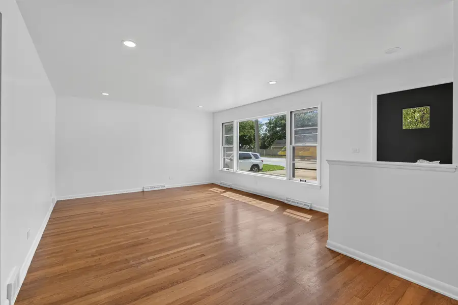 7748 W Oakton Street, Niles, IL 60714 - #3