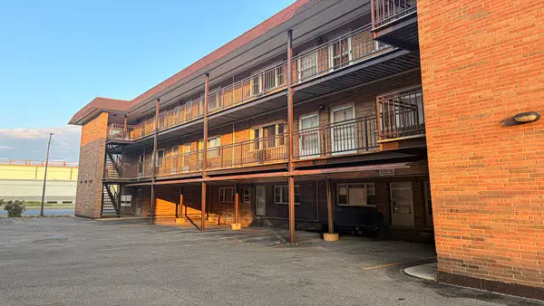 2330 N Harlem Avenue #1E, Elmwood Park, IL 60707