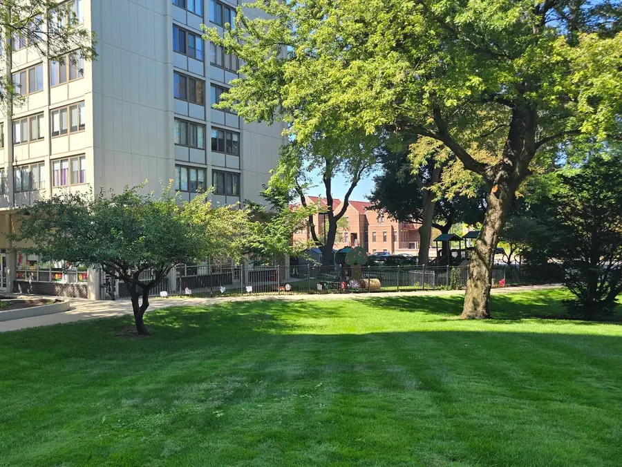 4800 S Lake Park Avenue #206, Chicago, IL 60615 - #2