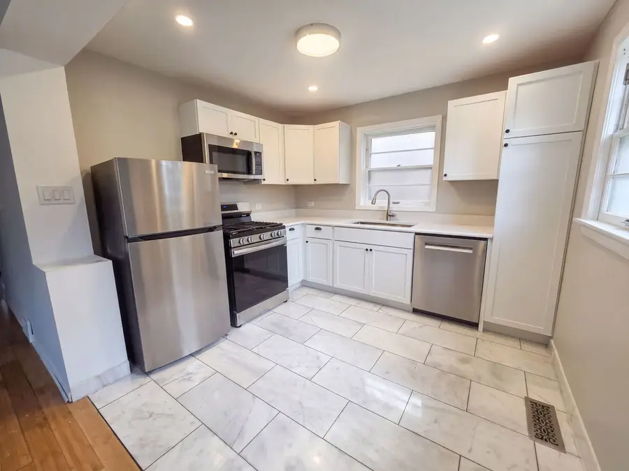 2339 Northgate Avenue, North Riverside, IL 60546 - #2