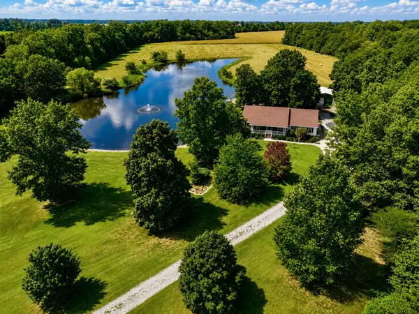 7507 Krutsinger Road, Kinmundy, IL 62854