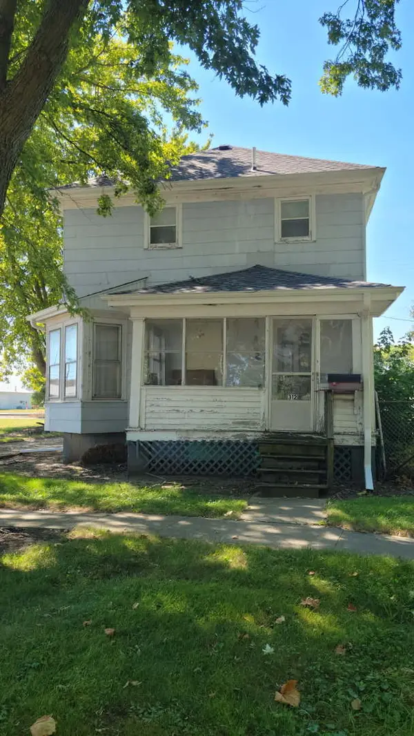 312 N Central Street, Gilman, IL 60938