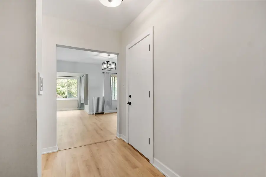 918 W Sunnyside Avenue #1B, Chicago, IL 60640 - #3