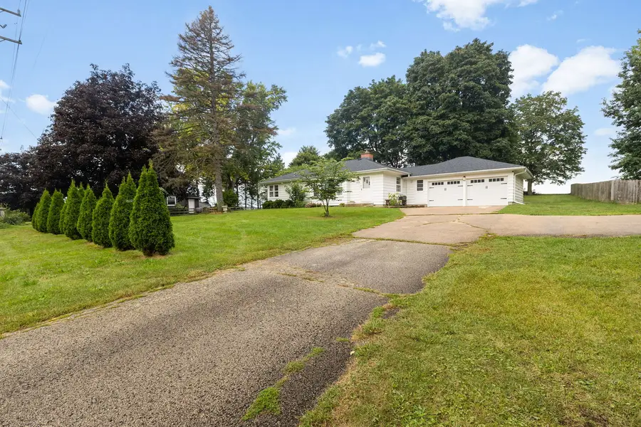 40W754 Route 64 Highway, Campton Hills, IL 60183 - #2