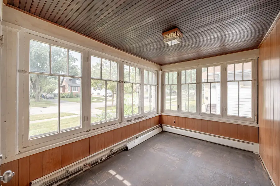 527 S Summit Avenue, Villa Park, IL 60181 - #3