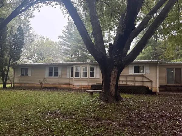 1010 Longmoor Avenue, Savanna, IL 61074