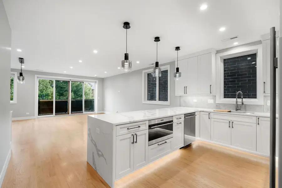 2209 W Belmont Avenue #2, Chicago, IL 60618 - #3