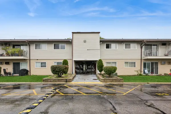 850 E Old Willow Road #211, Prospect Heights, IL 60070
