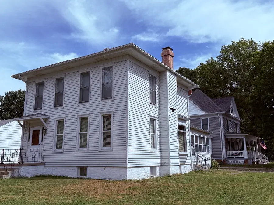 203 E Market Street, Farmer City, IL 61842 - #2