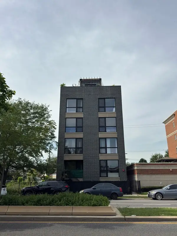 5914 N Lincoln Avenue #2E, Chicago, IL 60659