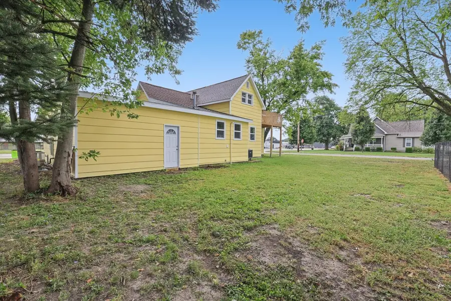 705 S Court Street, Tuscola, IL 61953 - #3