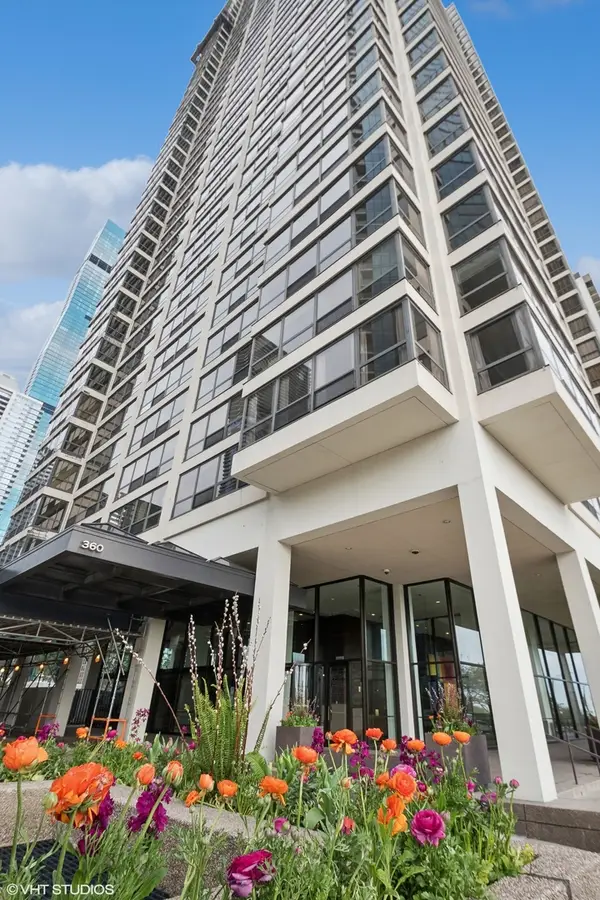360 E Randolph Street #405, Chicago, IL 60601