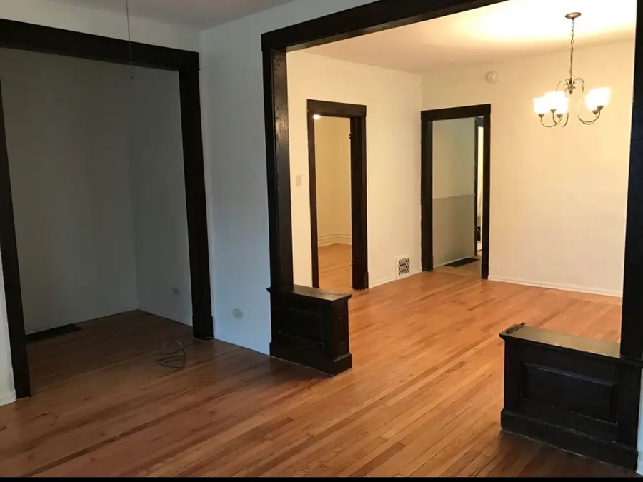 5102 W Sunnyside Avenue, Chicago, IL 60630 - #3