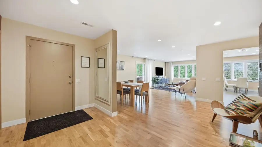 3105 Toulon Drive #E2, Northbrook, IL 60062 - #3
