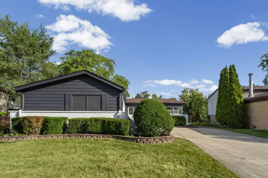 160 Lancaster Lane, Des Plaines, IL 60018 - #2