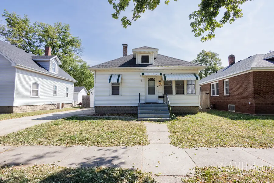 820 S 6th Avenue, Kankakee, IL 60901 - #3