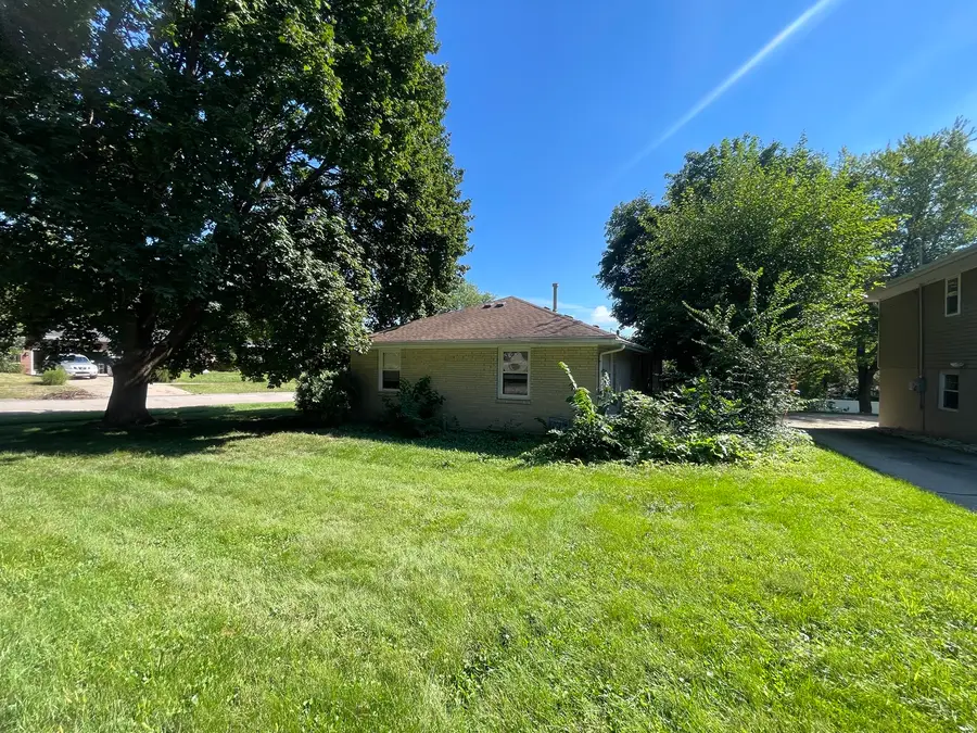3303 Greenwood Avenue, Rockford, IL 61107 - #3
