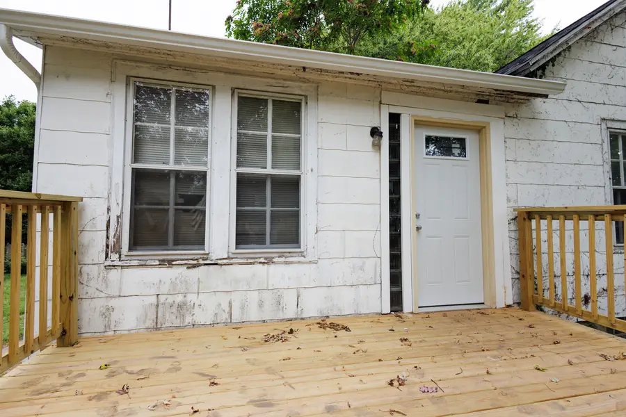 1065 S 4th Avenue, Kankakee, IL 60901 - #3