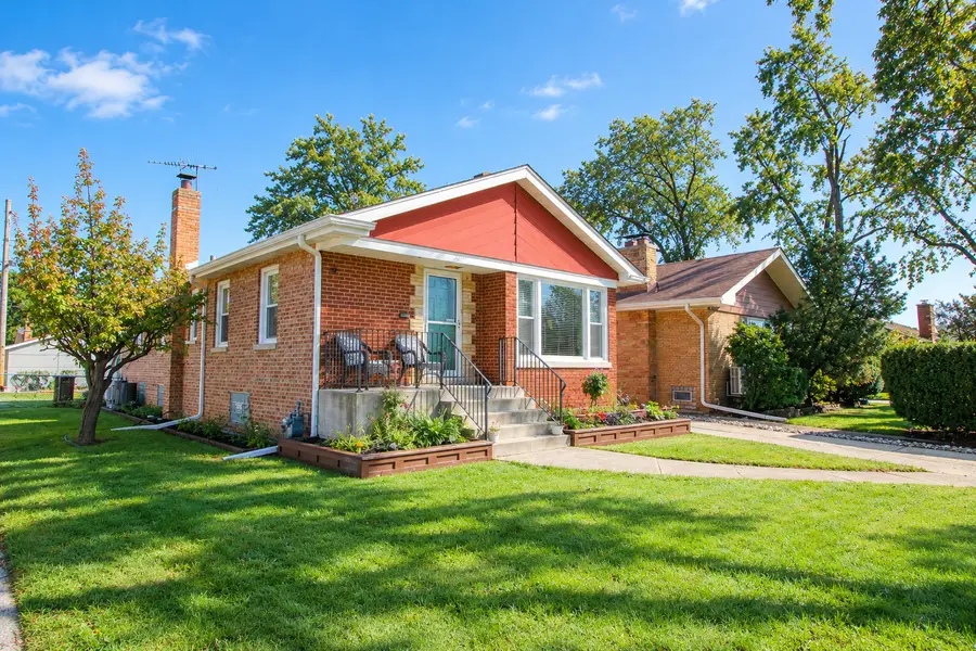 9341 Menard Avenue, Oak Lawn, IL 60453 - #2