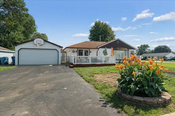 4242 W 90th Place, Hometown, IL 60456