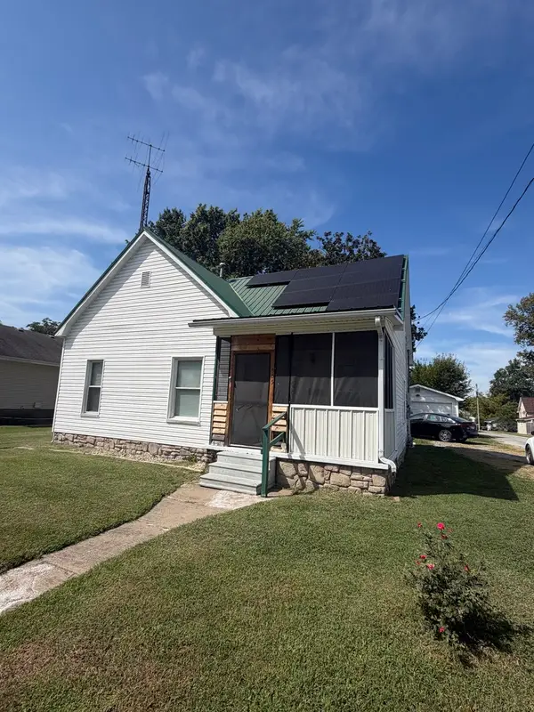 405 S State Street, Christopher, IL 62822