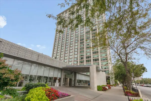 3600 N Lake Shore Drive #2220, Chicago, IL 60613