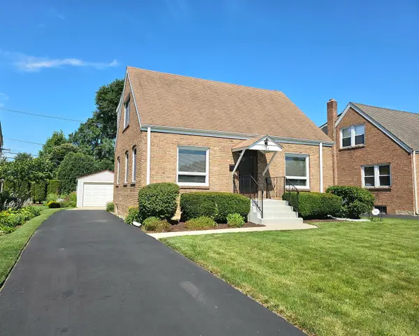 1014 S Summit Avenue, Villa Park, IL 60181