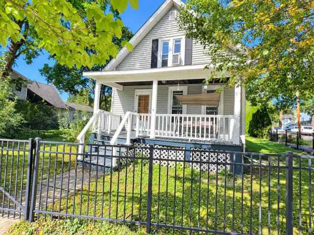 952 Larkin Avenue, Elgin, IL 60123 - #1