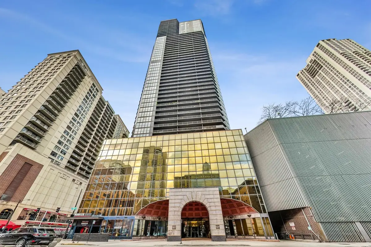 10 E Ontario Street #5001-02, Chicago, IL 60611 - #1