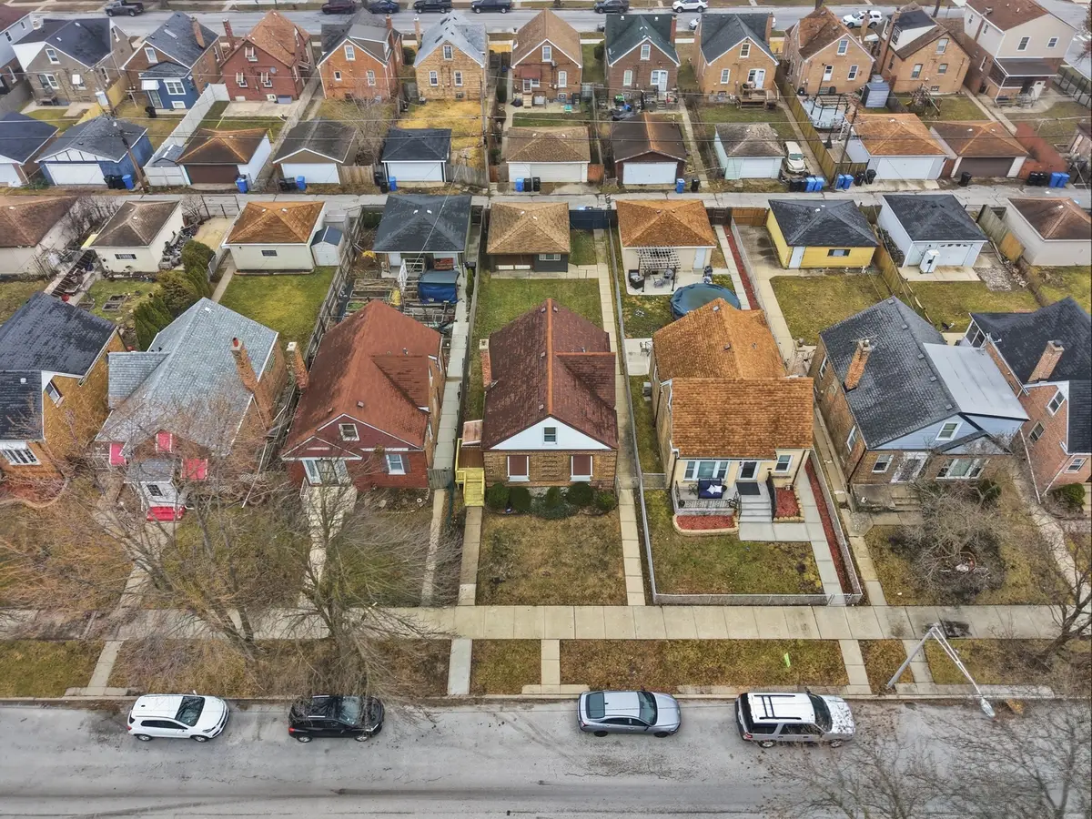 10941 S Avenue C, Chicago, IL 60617 - #1