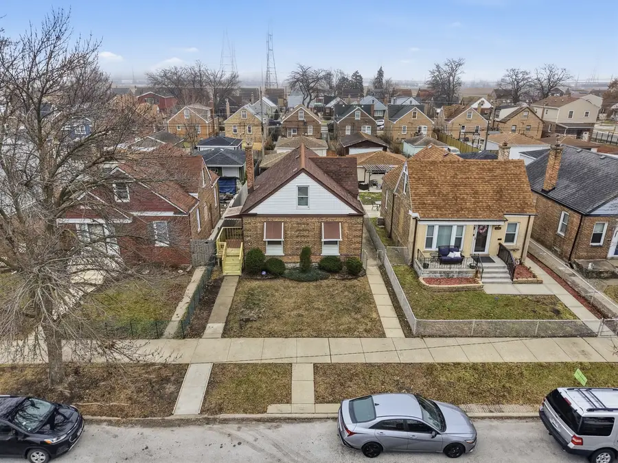 10941 S Avenue C, Chicago, IL 60617 - #2