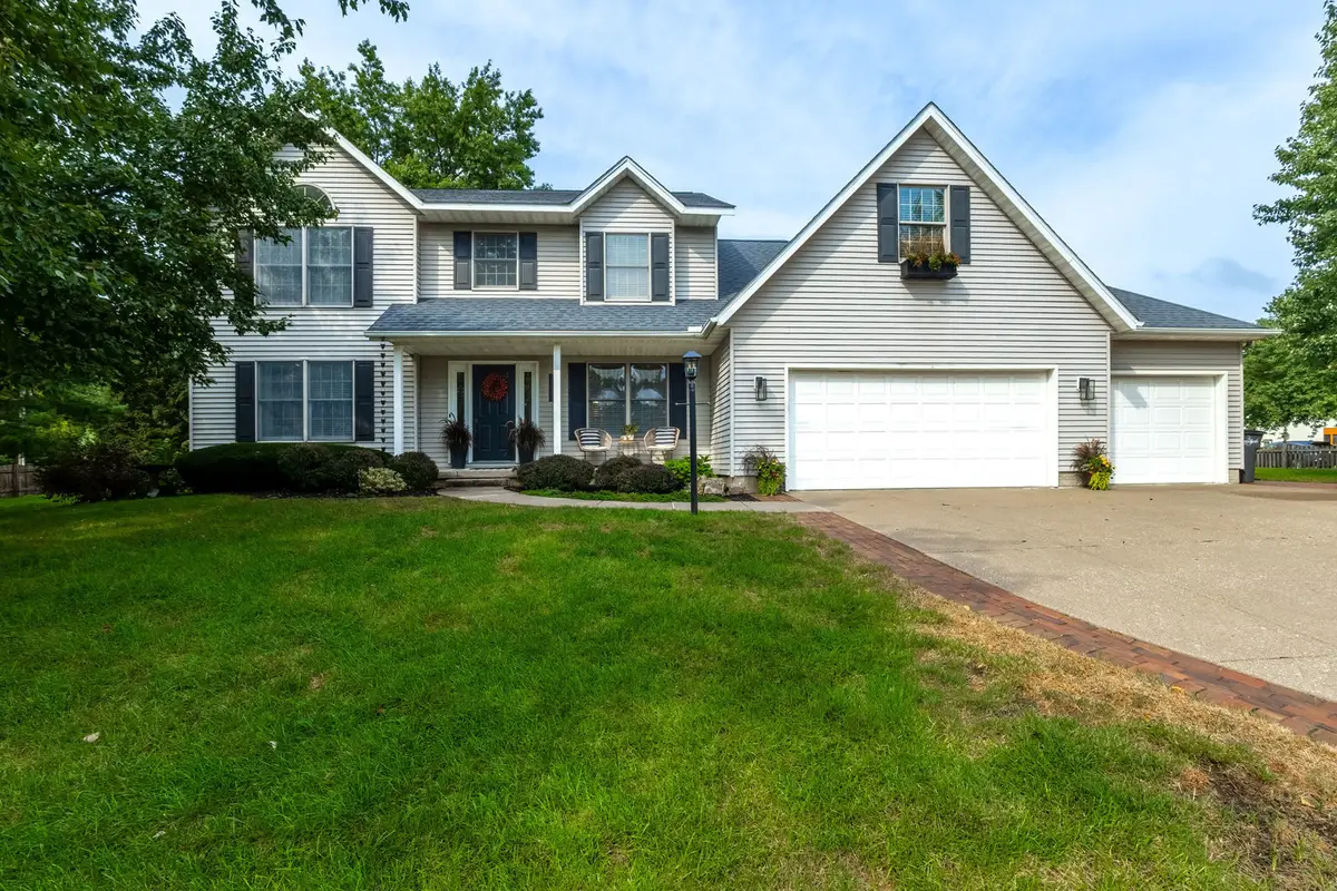 5620 Dodds Drive, Bettendorf, IA 52722 - #1
