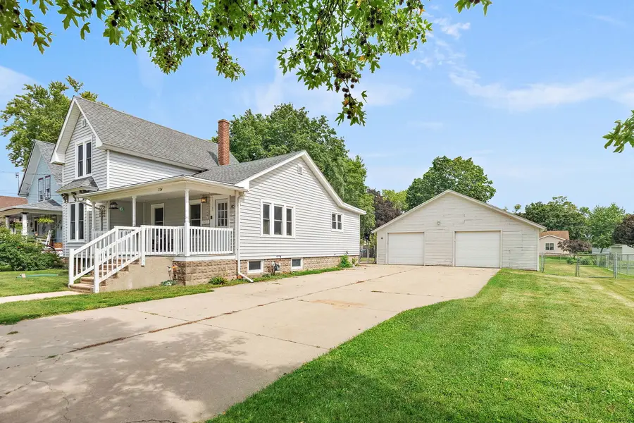 724 5th Avenue, Belvidere, IL 61008 - #2
