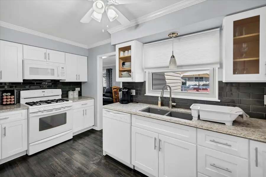 80 Essex Road, Elk Grove Village, IL 60007 - #3