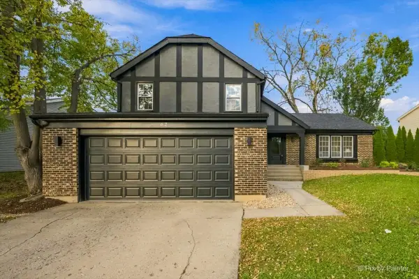 62 E Fox Hill Drive, Buffalo Grove, IL 60089