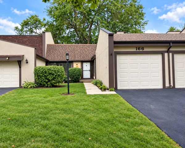 166 Cascade Drive, Indian Head Park, IL 60525