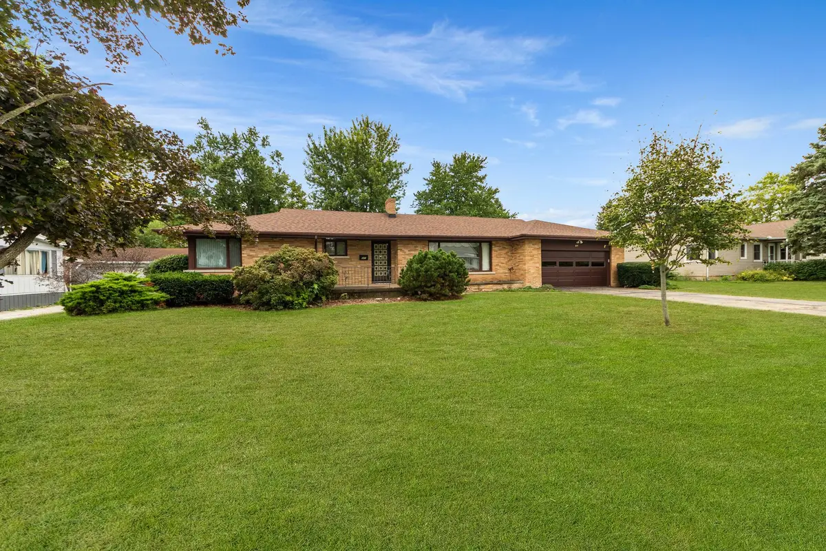 641 W Sixth Street, Minonk, IL 61760 - #1