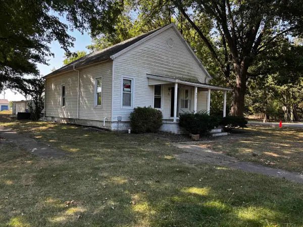 660 W Jackson Street, Virden, IL 62690