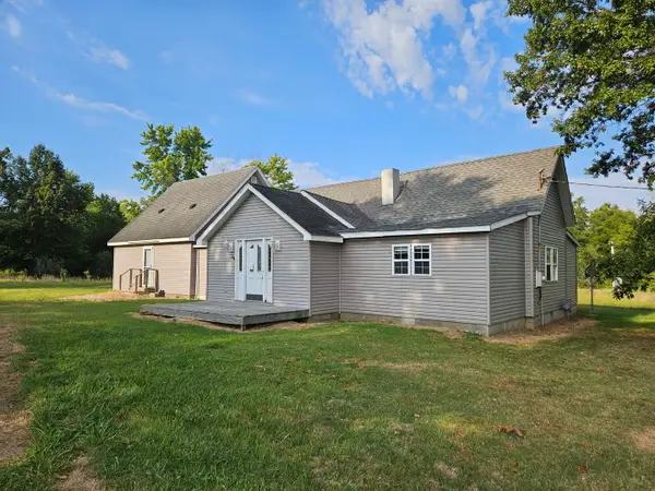 9815 Stotlar Road, Marion, IL 62959