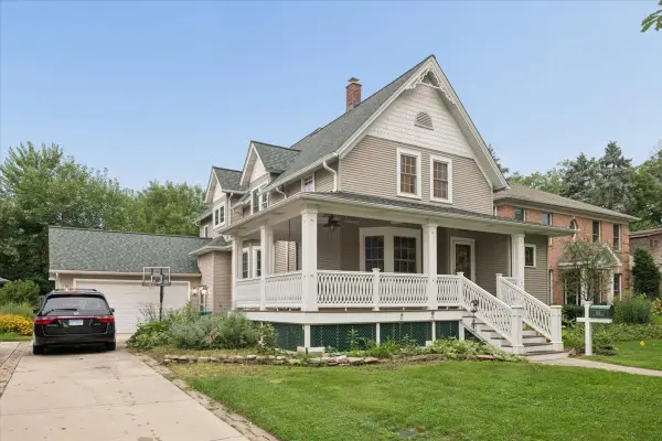 815 N Marion Street, Oak Park, IL 60302