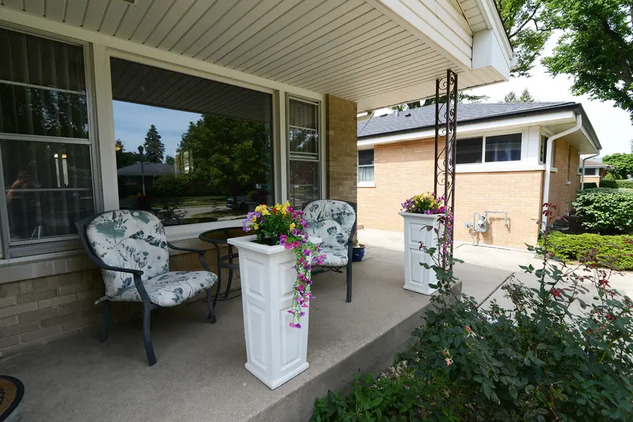 828 S Mitchell Road, Elmhurst, IL 60126 - #2
